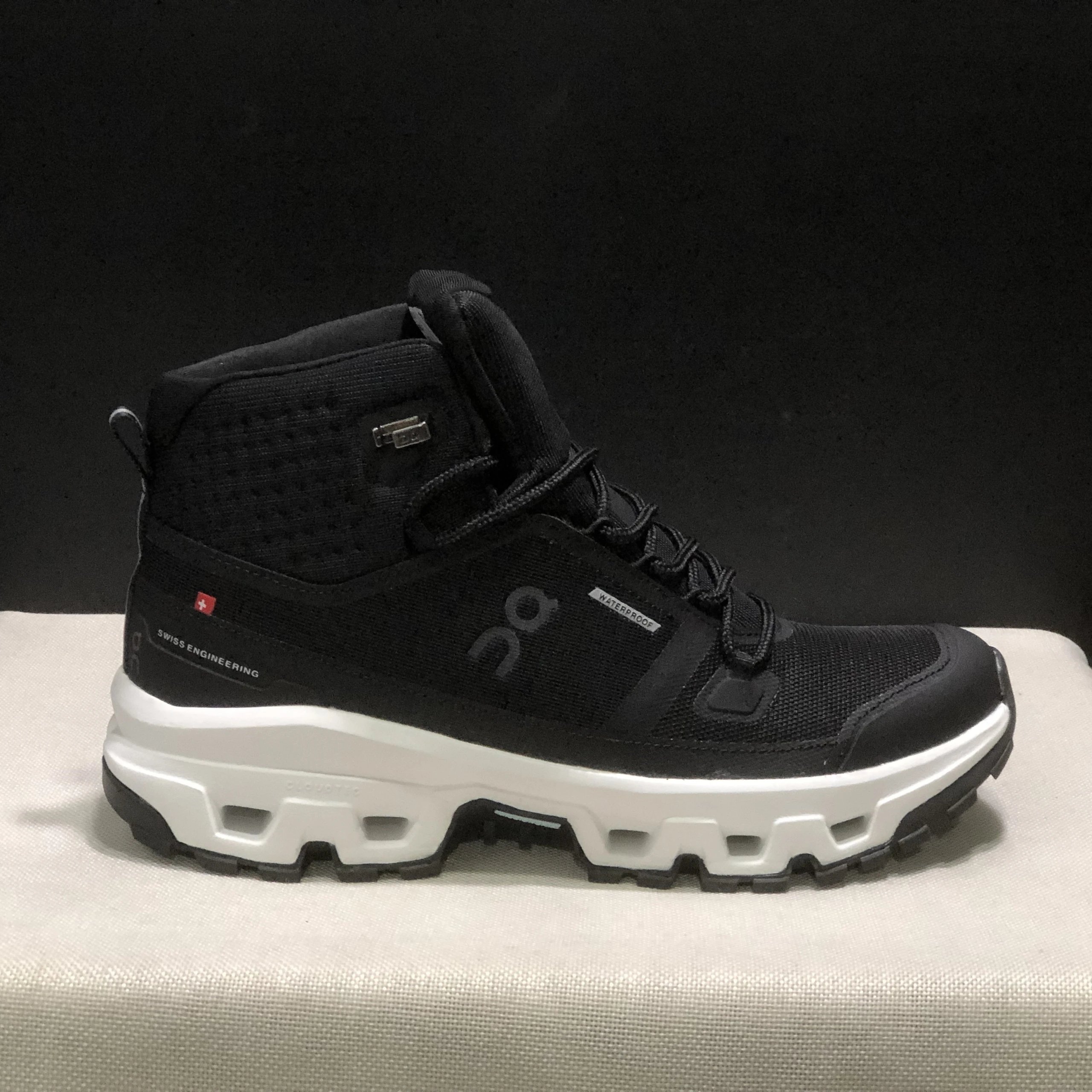 On Boots Cloudrock Waterproof Hiking — 4#