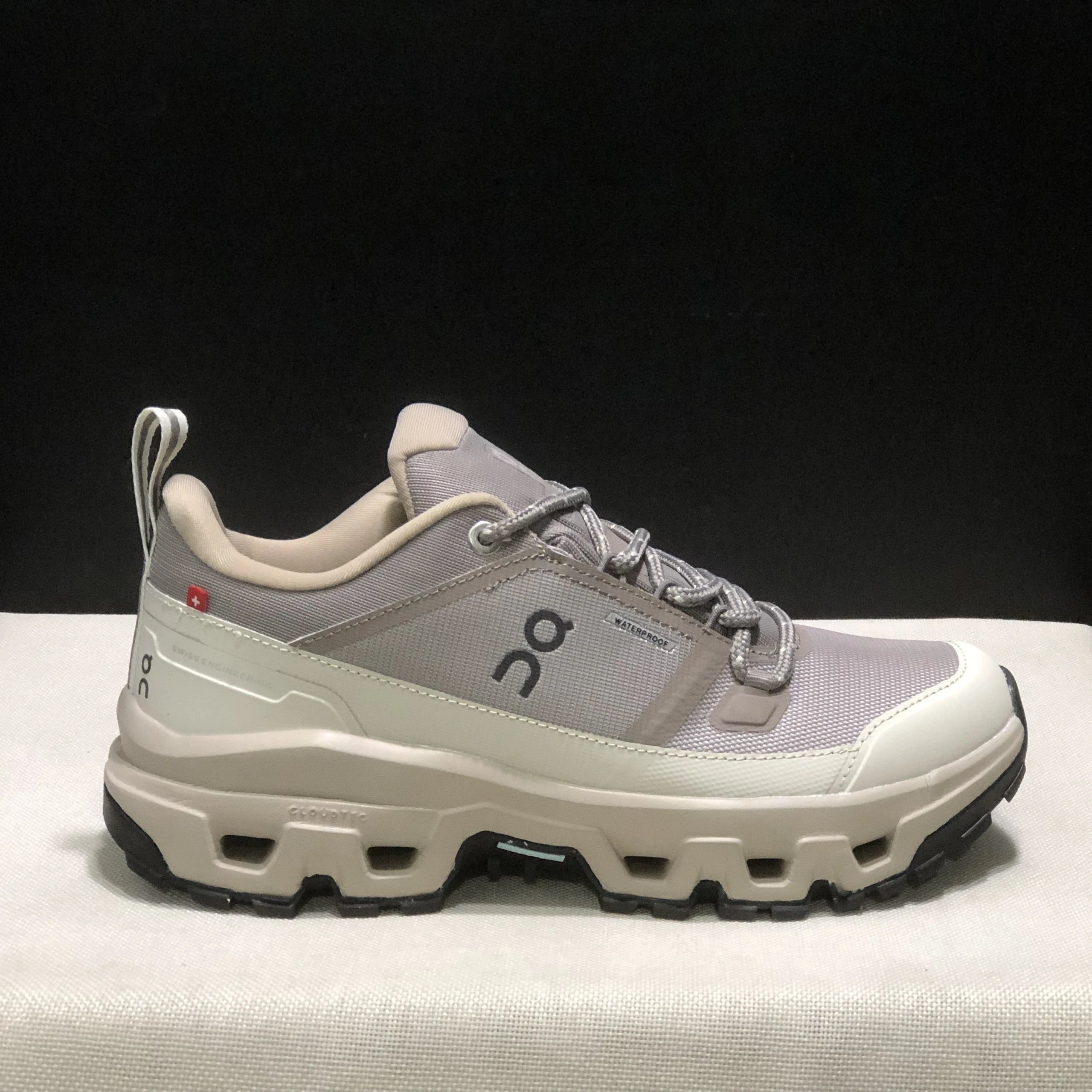 On Boots Cloudrock Waterproof Hiking — 9#