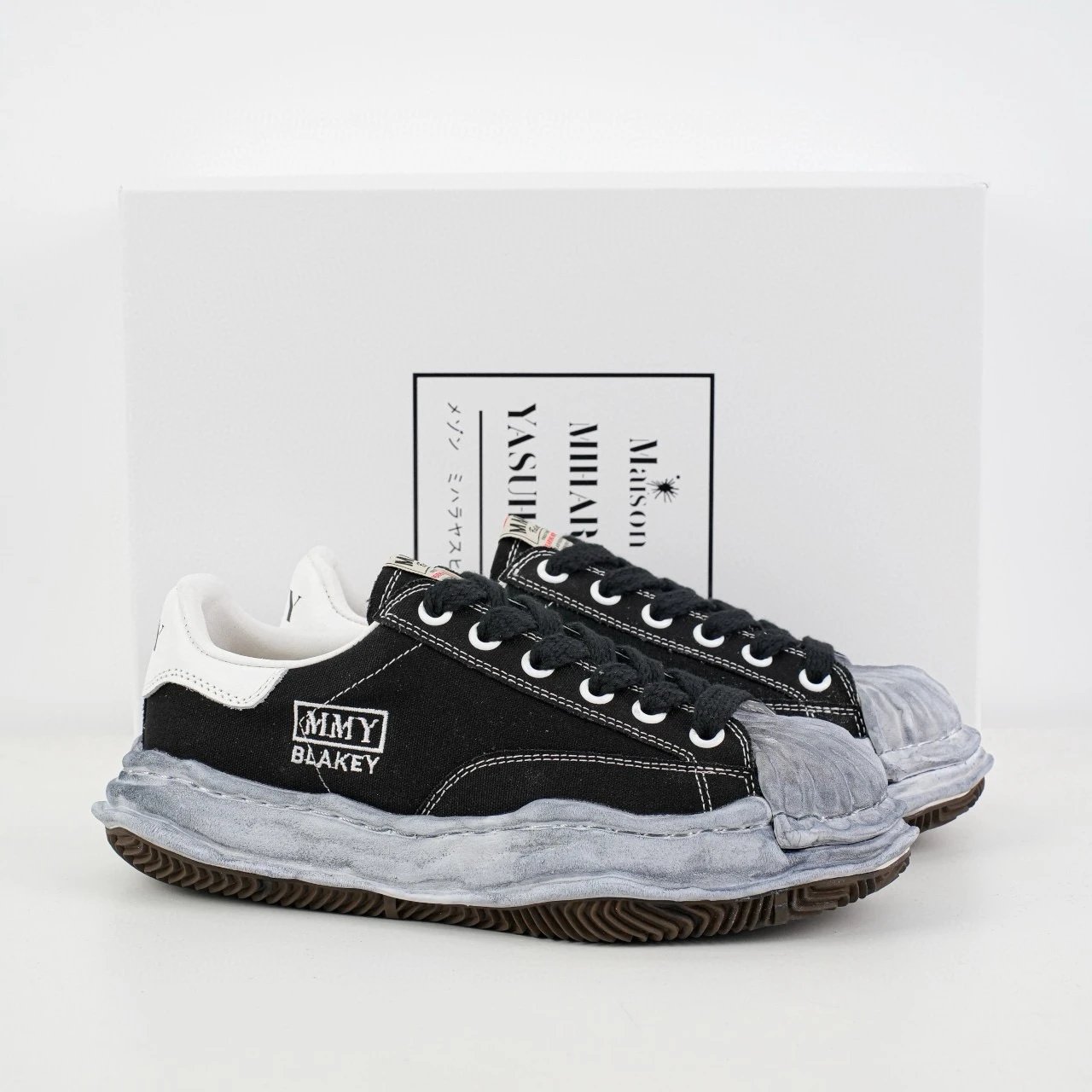Shell-toe washed black canvas SKU image