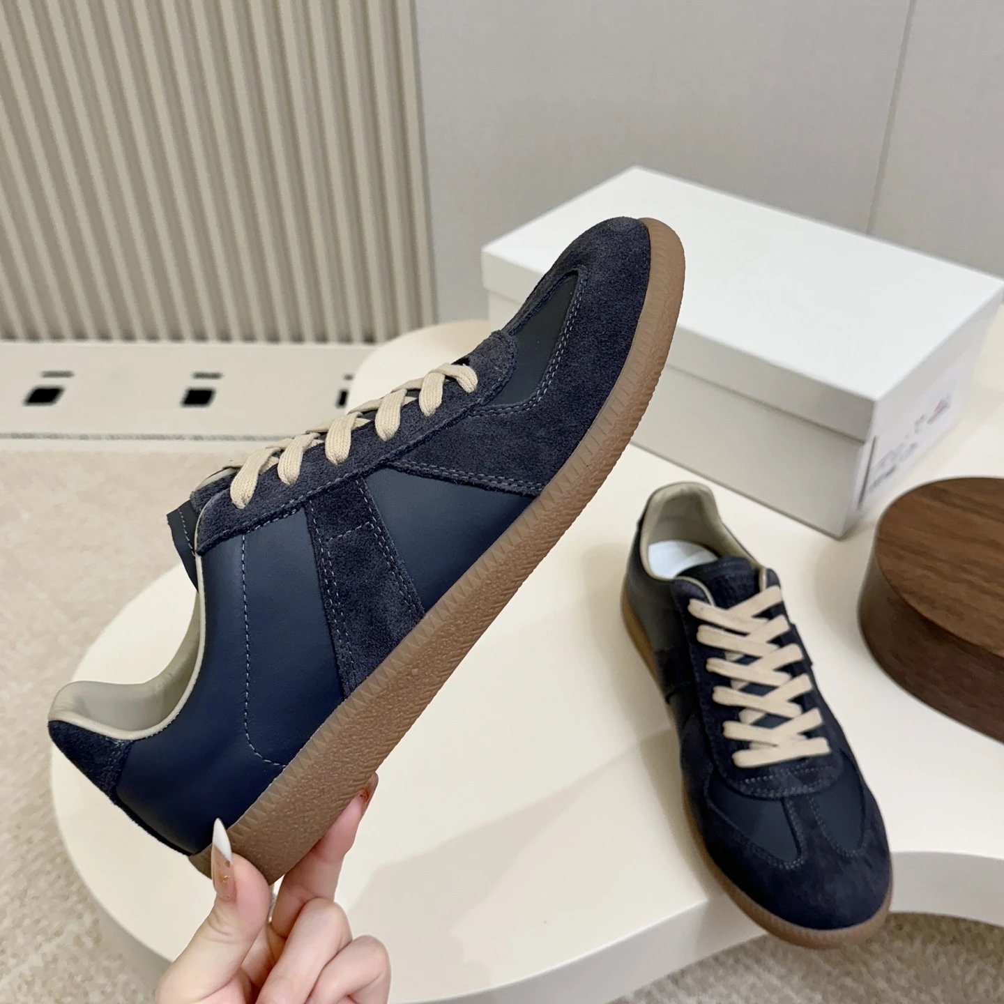 6 # Customization Non refundable