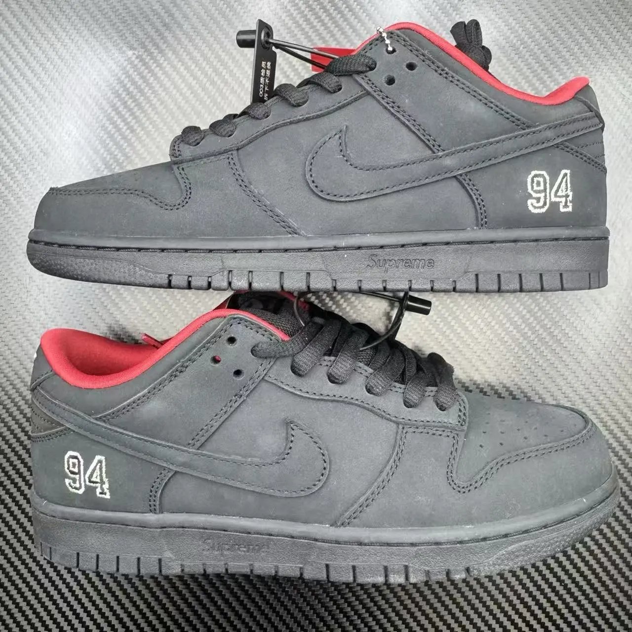 Black Exclusive HQ8487-001 (40-47)