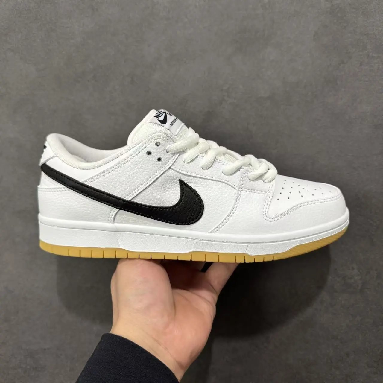 Black/White Gum Sole CD2563-101