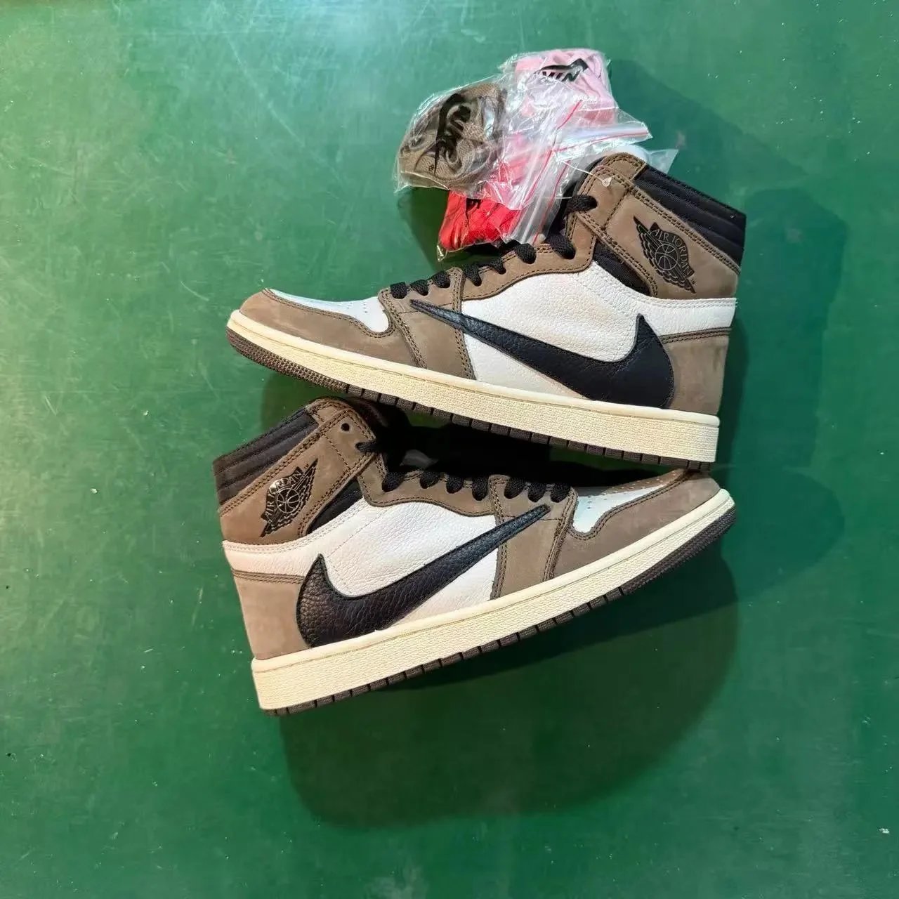 AJ1 Retro High Dark Mocha Reverse