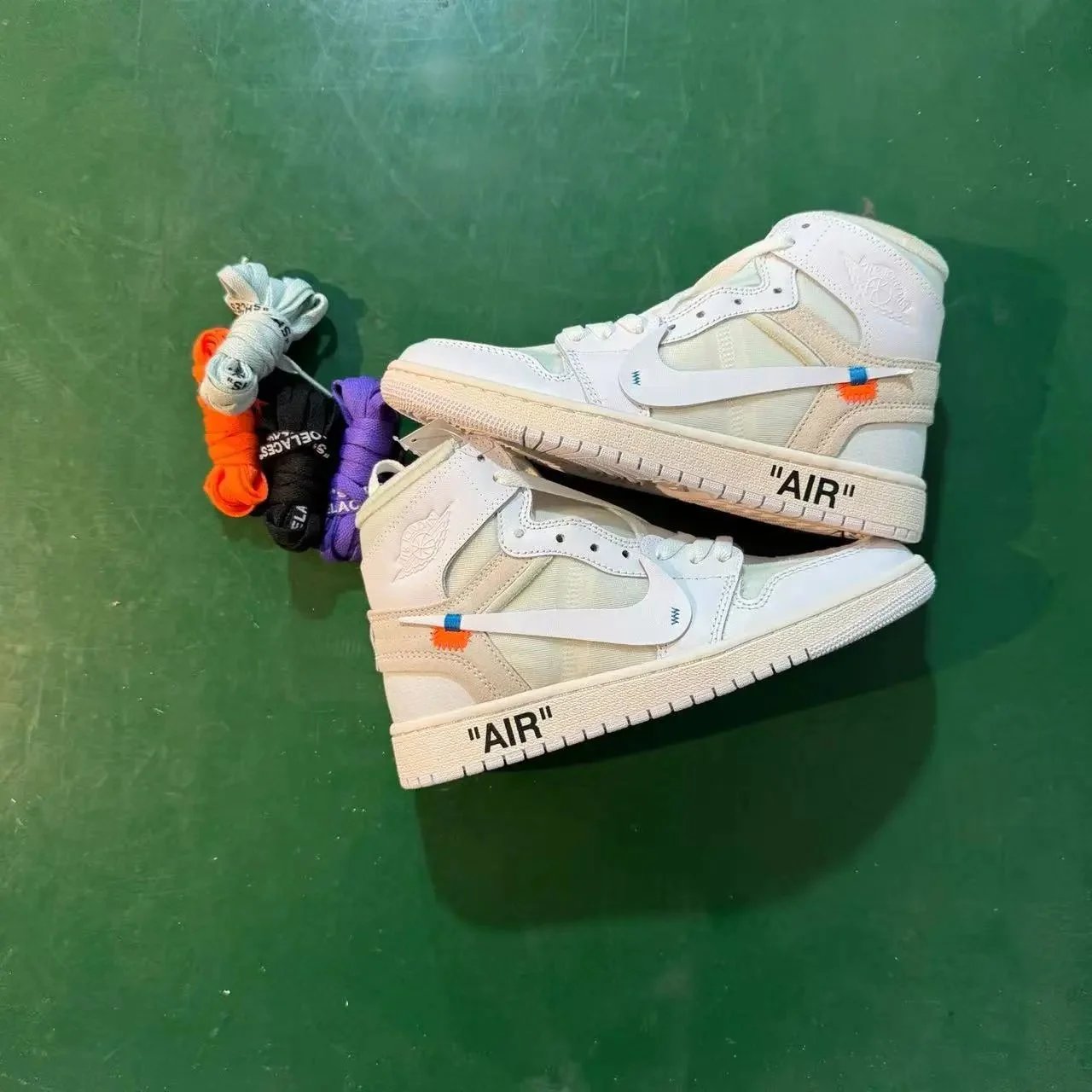AJ1 OW White