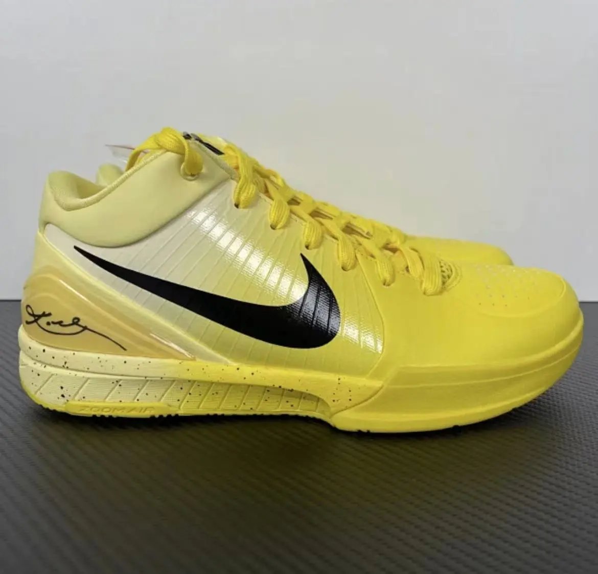 Kobe 4 White Yellow IH0587-700