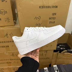 The new G version of the Air Force AF1 pure white low top series sizes 35.5-47.5 are shipped in full size and have no difference from the old G version white low. It can replace any version of hard currency