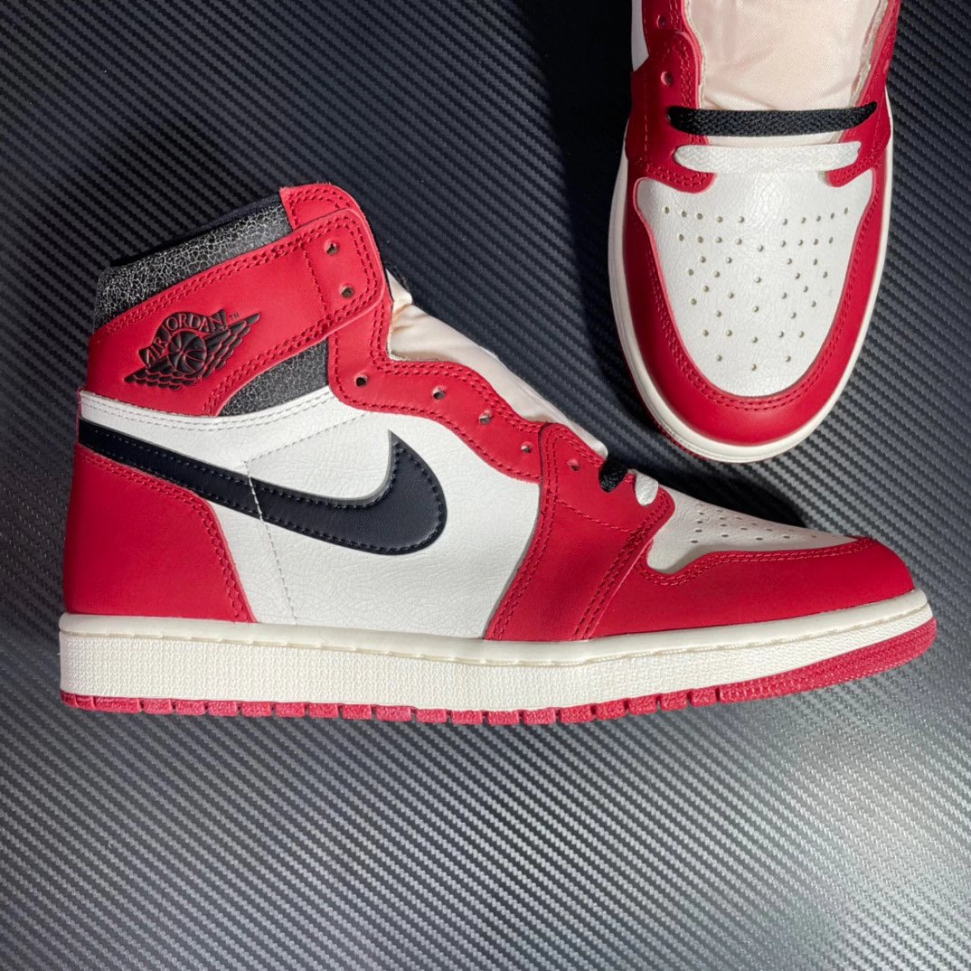 Air Jordan 1 Varsity Red (Chicago 2.0)