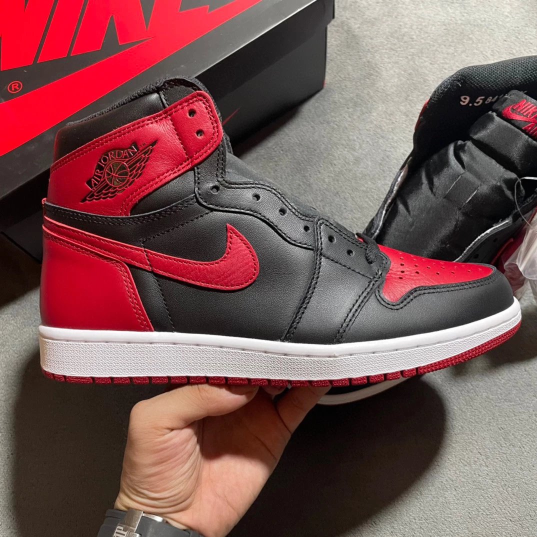 Air Jordan 1 Banned (Black/Red) 555088-001