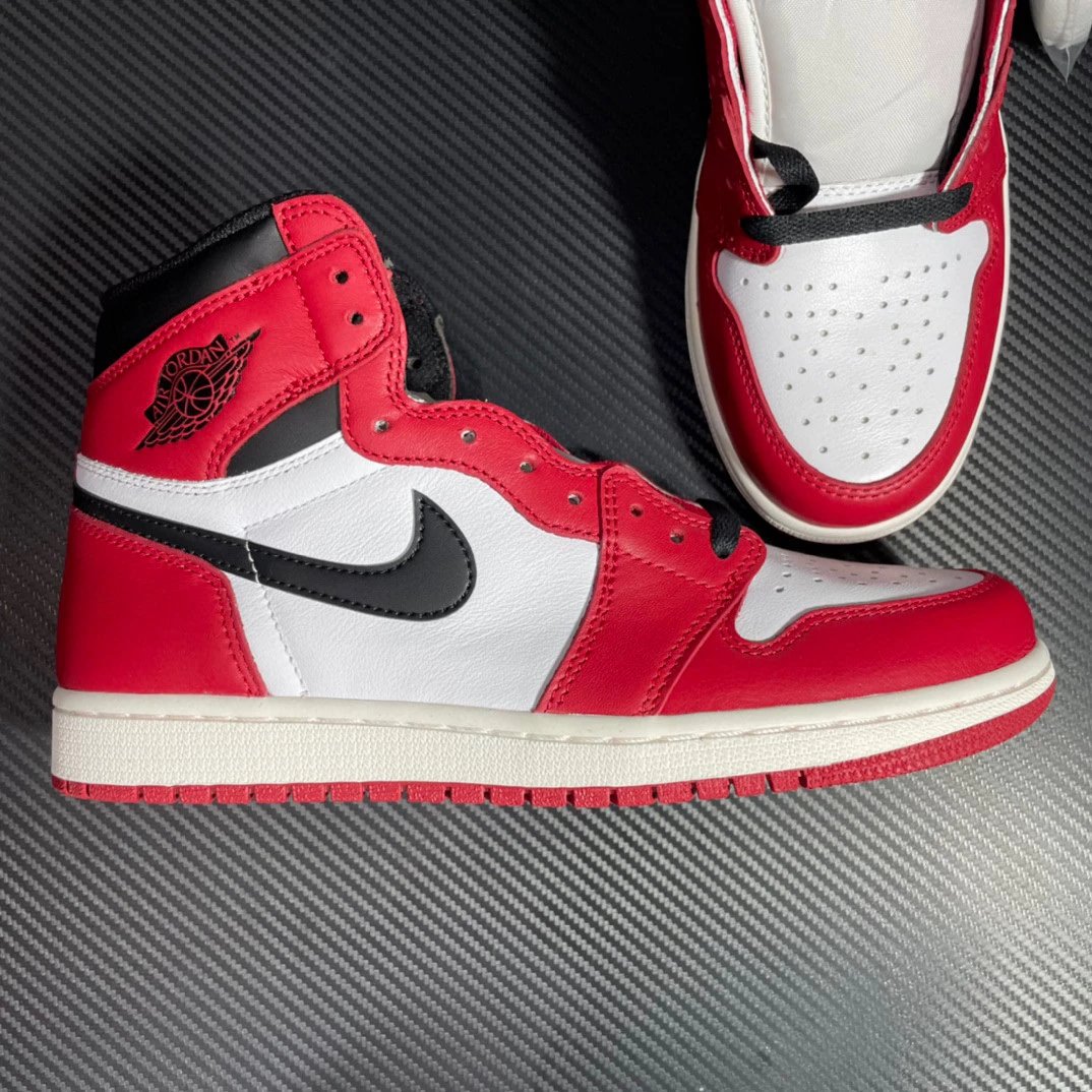 Air Jordan 1 Chicago 575441-101