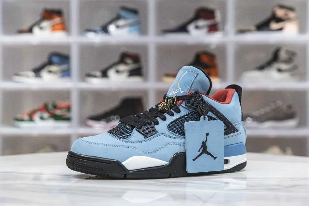 Travis Scott x AJ4