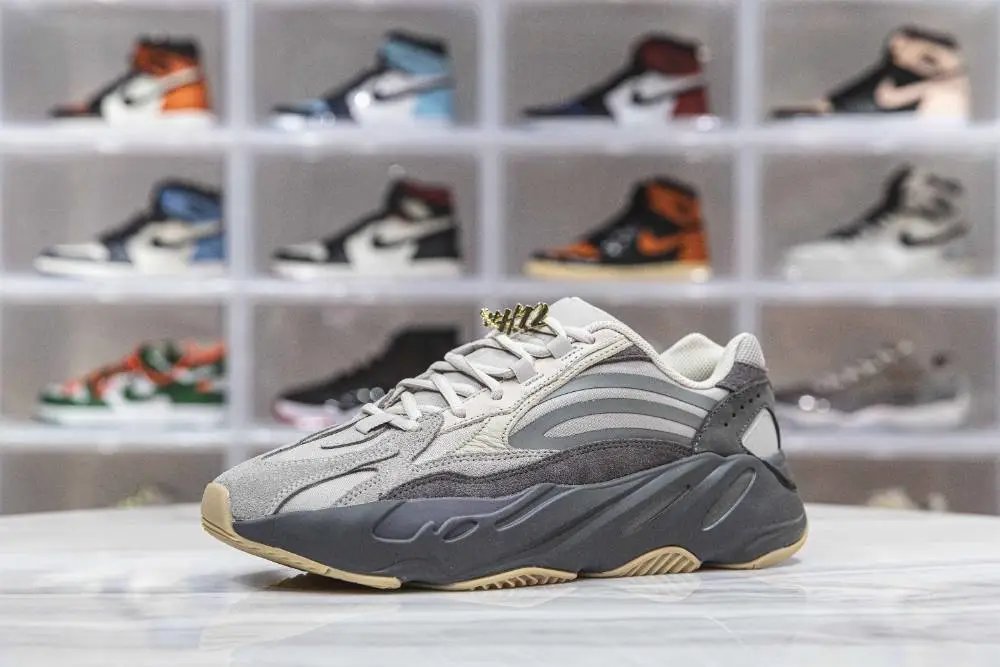 YEEZY BOOST 700 V2 Tephra