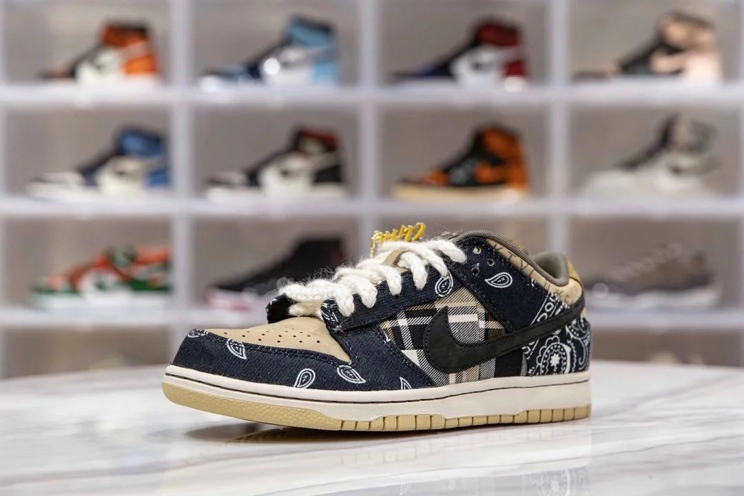 Nike Travis Scott Dunk Low Cashew Flower