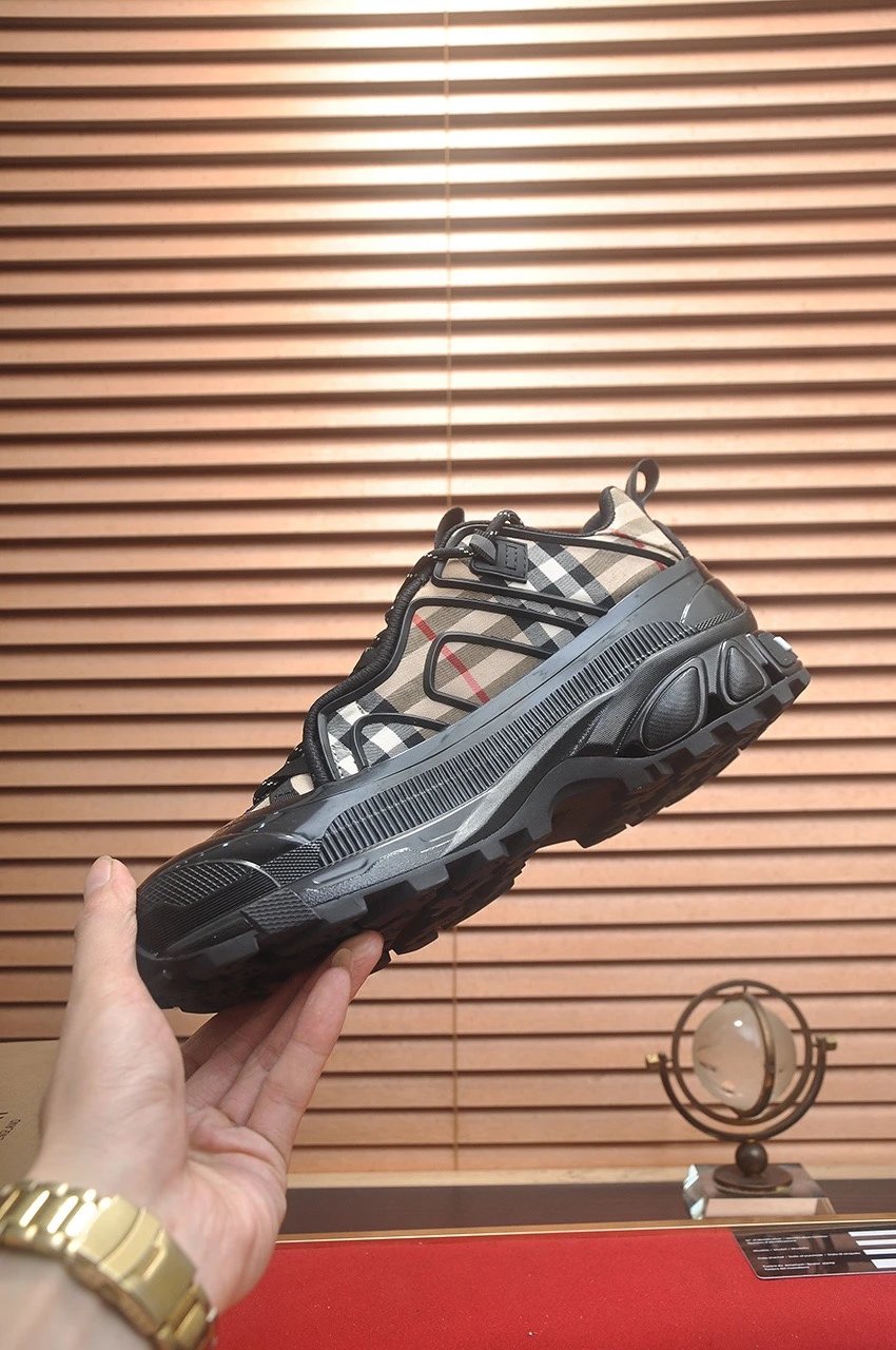 B运动鞋 11 7