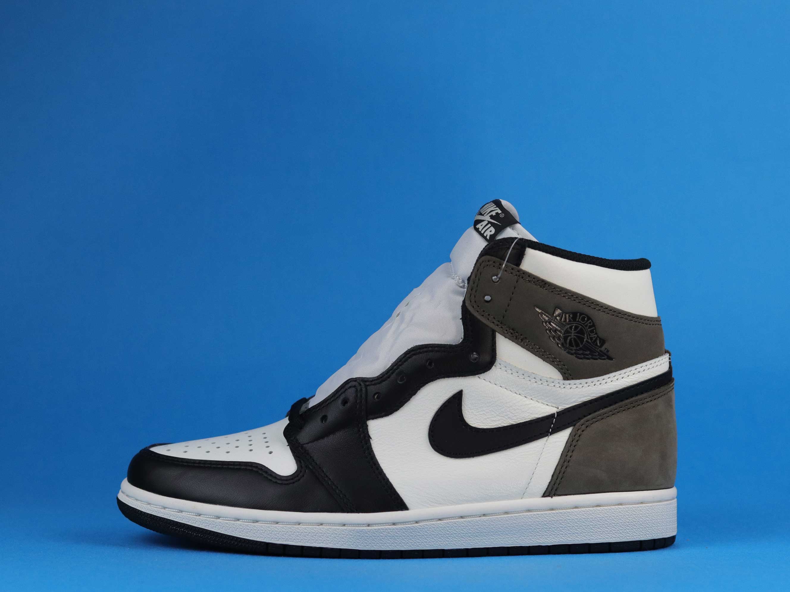 Air Jordan 1 Dark Mocha High Top Basketball Shoe