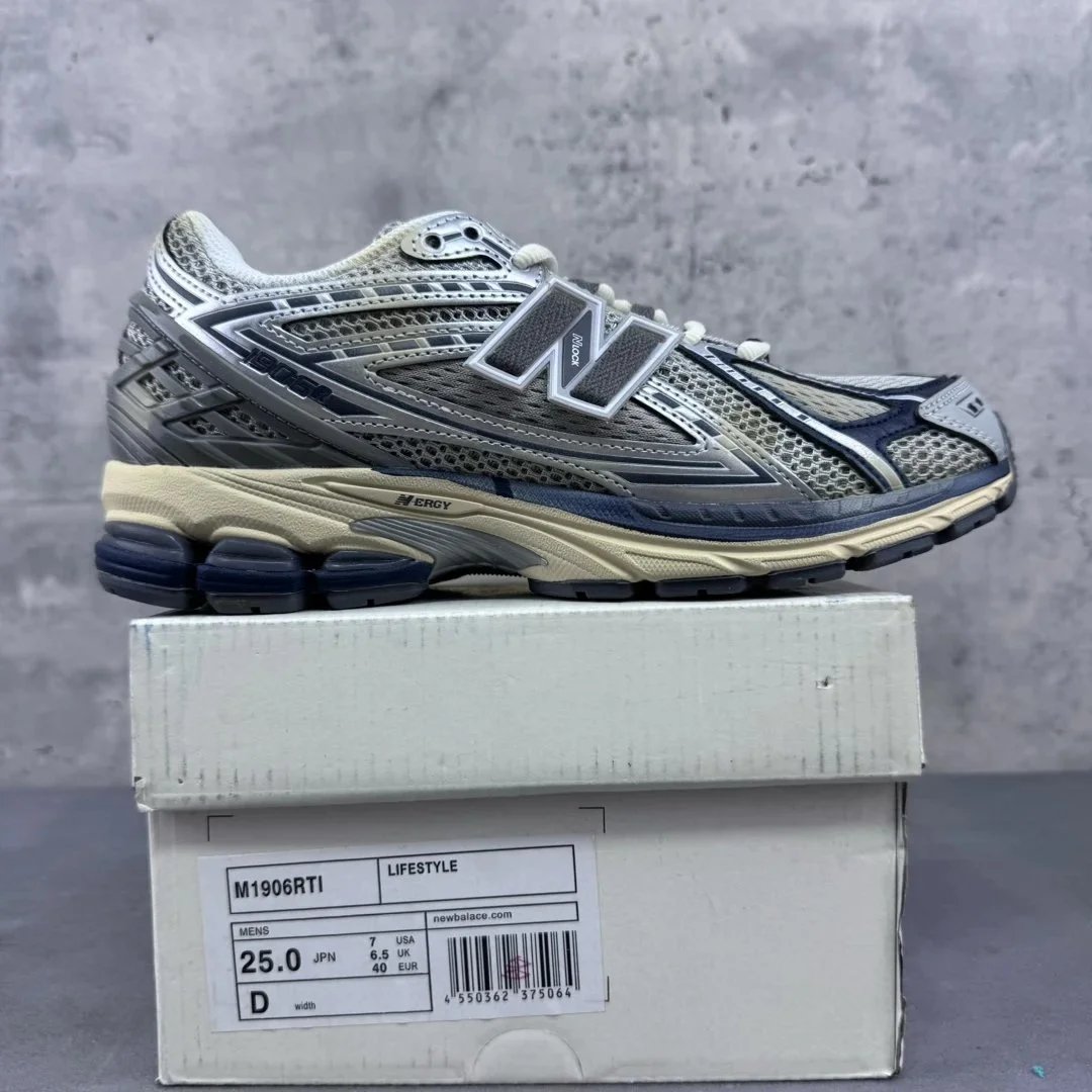 New Balance 1906R Running Shoes photo 6