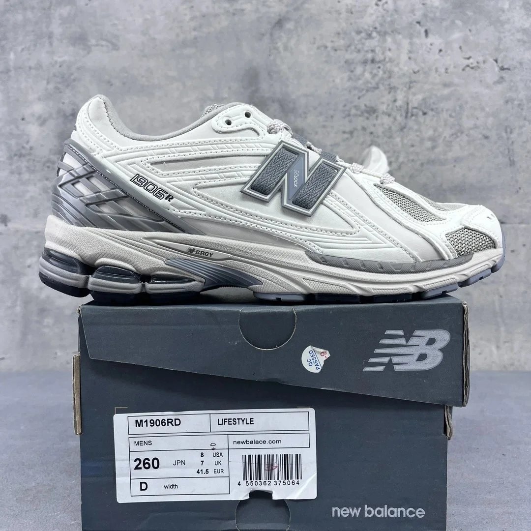 New Balance 1906R Running Shoes photo 4