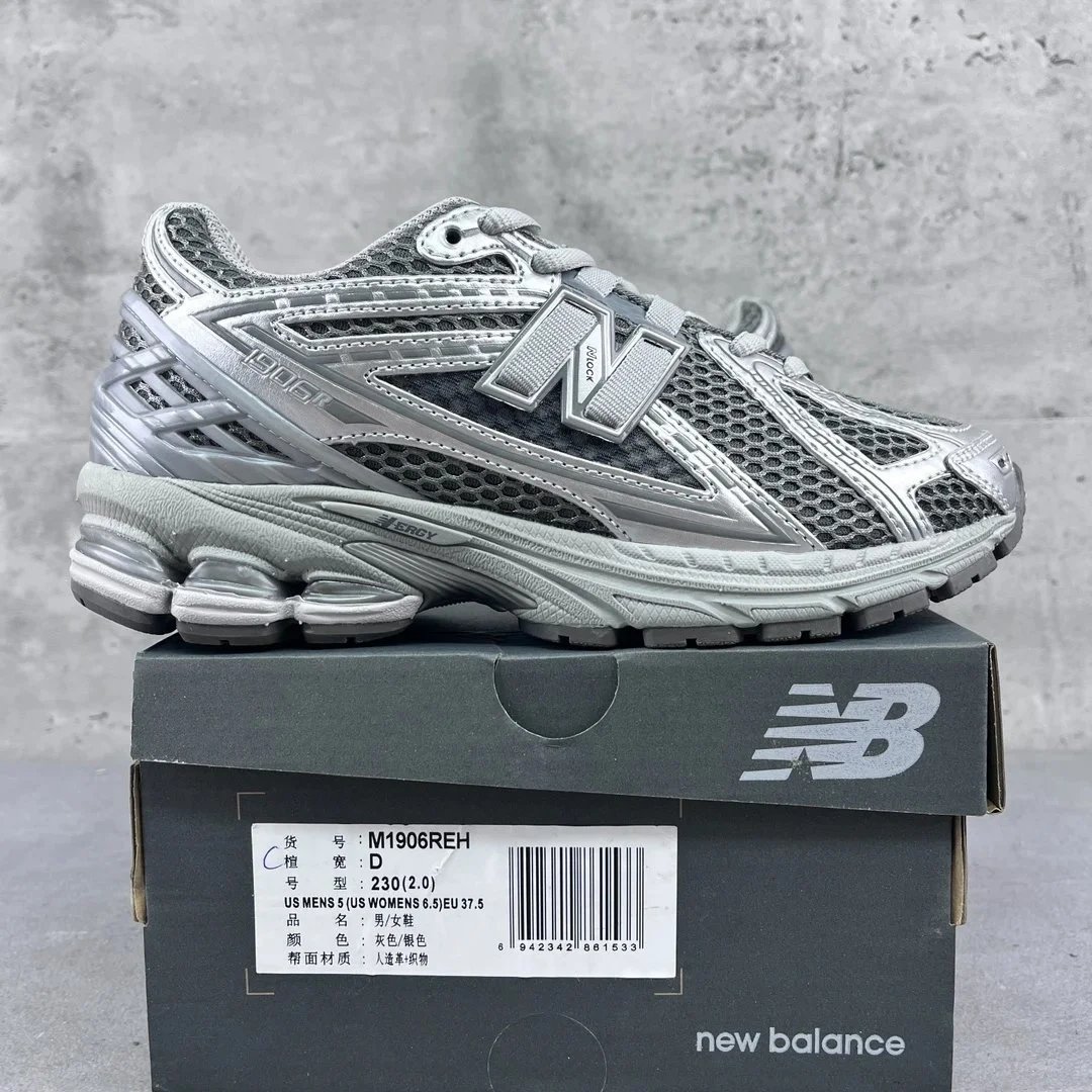 New Balance 1906R Running Shoes photo 2