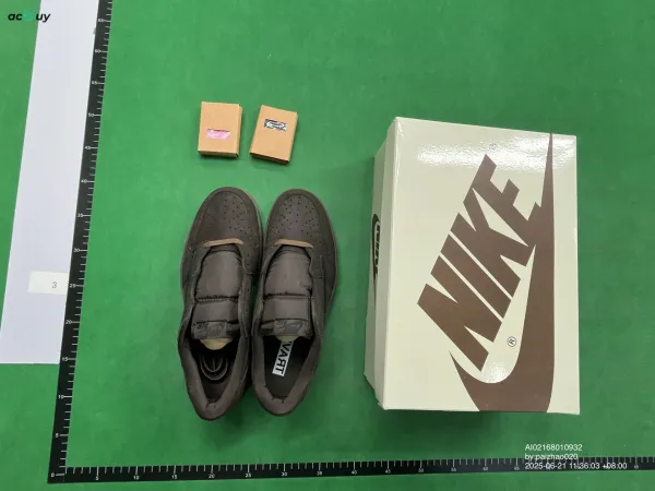 Nike x Off-White Air Jordan 1 Low 'Mocha' Sneakers - 2