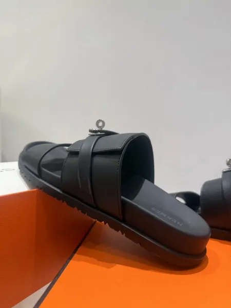 Hermès Oran Slide Sandals Tan and Black Slippers - 6