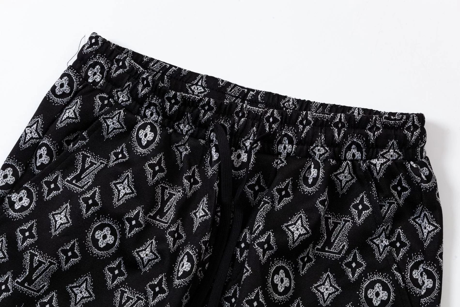 Off-White Floral Print Drawstring Shorts Multicolor - 33