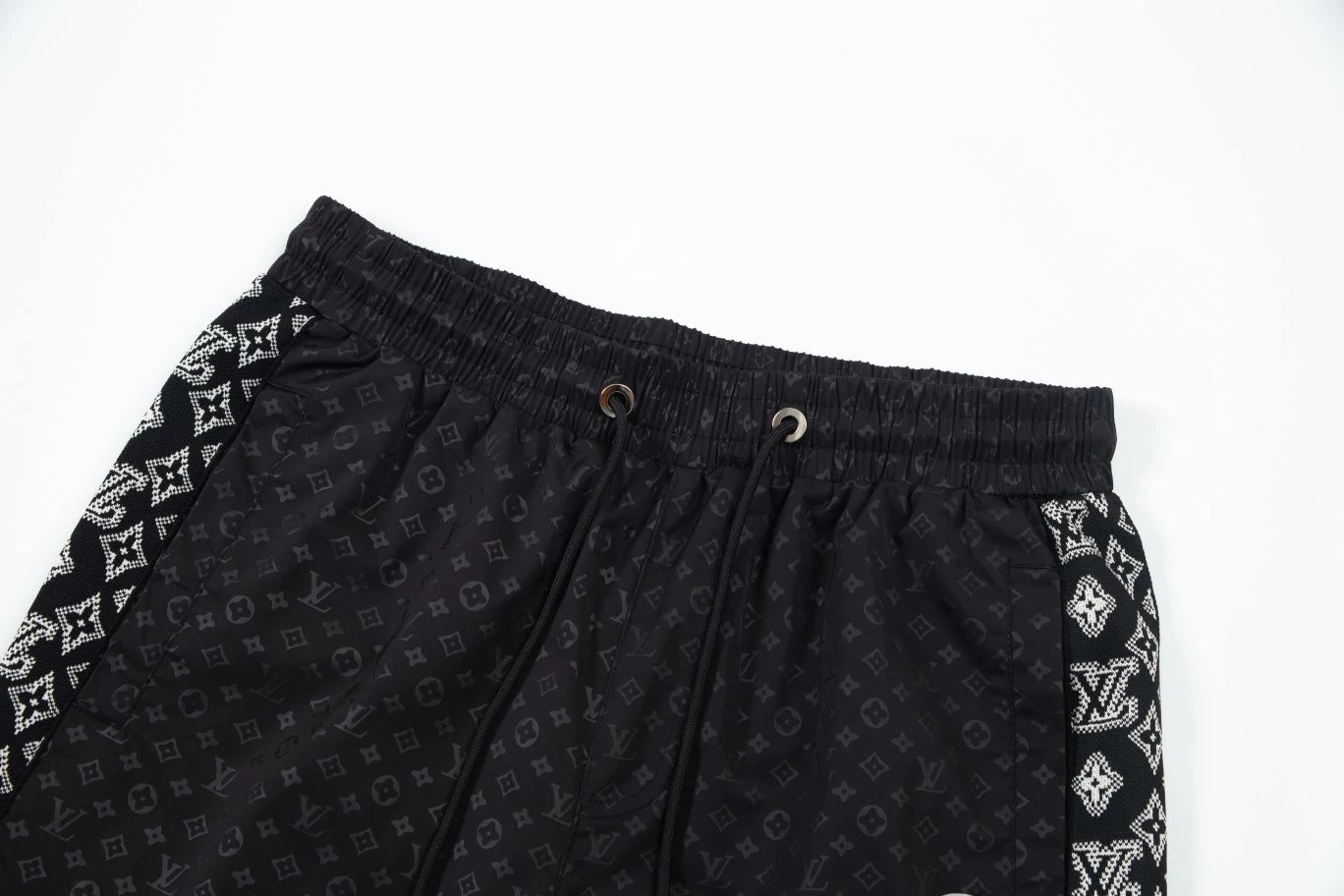 Off-White Floral Print Drawstring Shorts Multicolor - 13