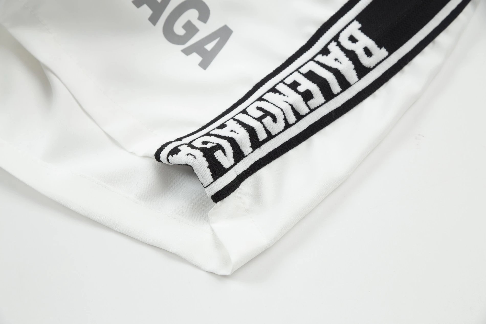 Balenciaga BB Logo Splatter-Print Shorts White - 57