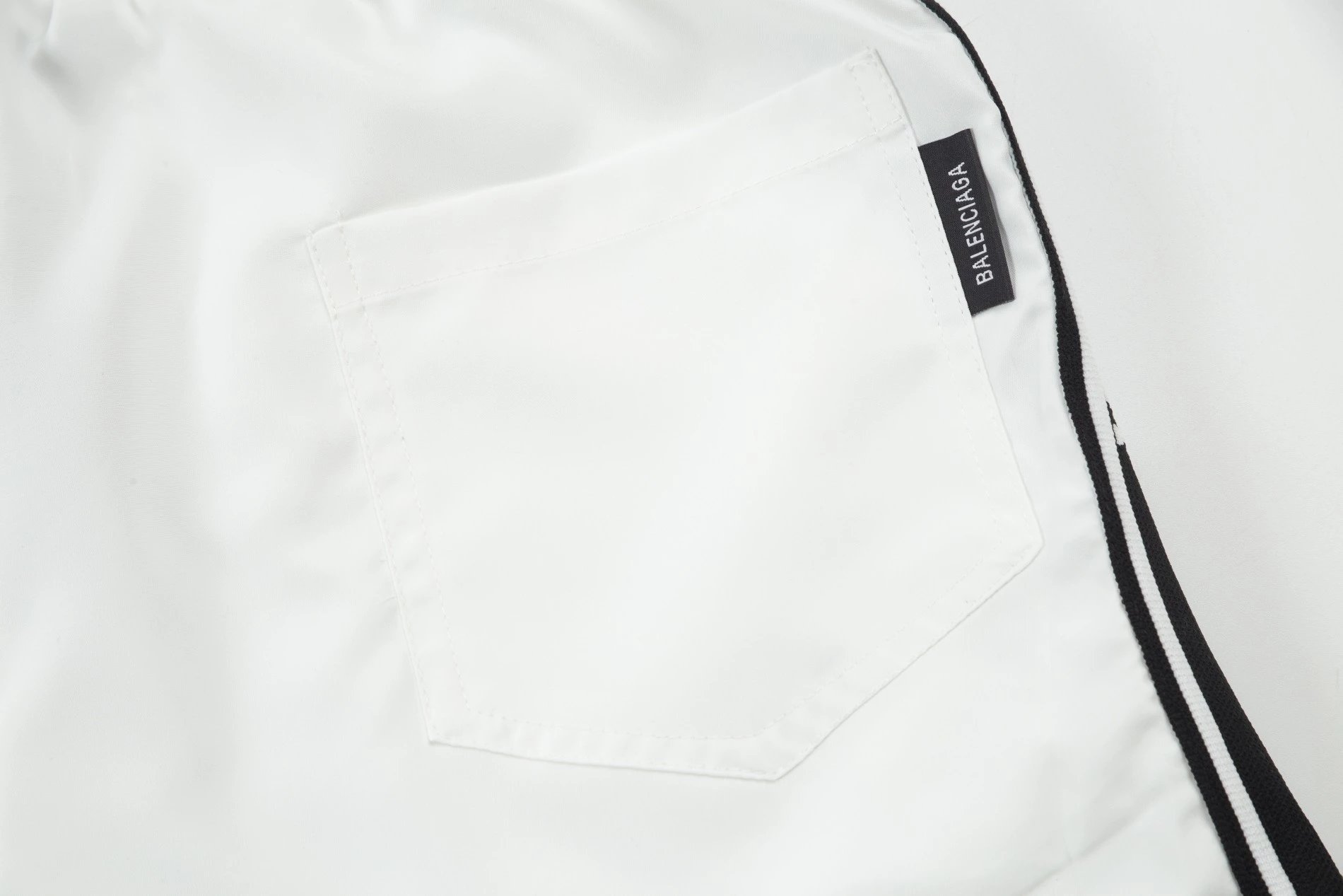 Balenciaga BB Logo Splatter-Print Shorts White - 59