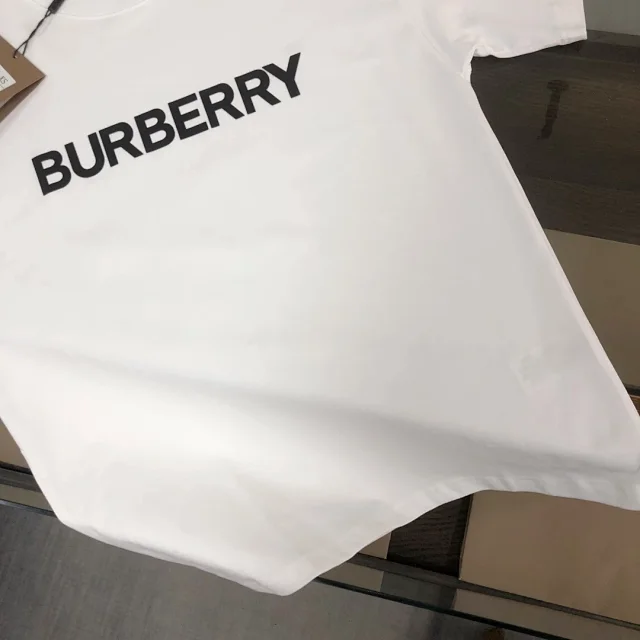 Burberry T-Shirts Crew-neck logo-print short-sleeve T-shirt product detail image 14