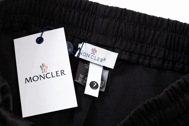 Moncler Shorts Drawstring Logo product detail image 53