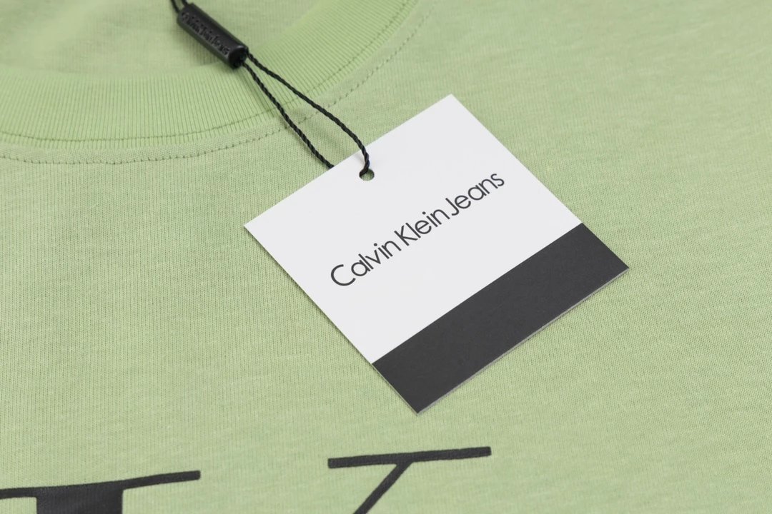 Calvin Klein Jeans Monogram Logo White T-Shirt - 48