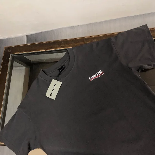 Balenciaga T-Shirts Crewneck T-Shirt with Logo Chest Print product detail image 13