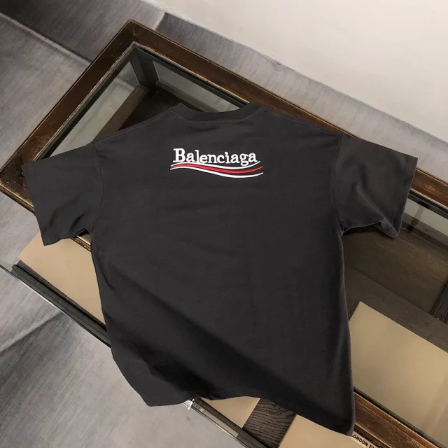 Balenciaga T-Shirts Crewneck T-Shirt with Logo Chest Print product detail image 11