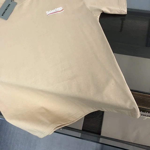Balenciaga T-Shirts Crewneck T-Shirt with Logo Chest Print product detail image 23