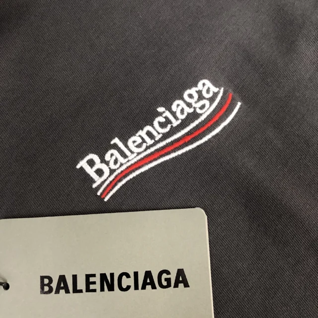 Balenciaga T-Shirts Crewneck T-Shirt with Logo Chest Print product detail image 15