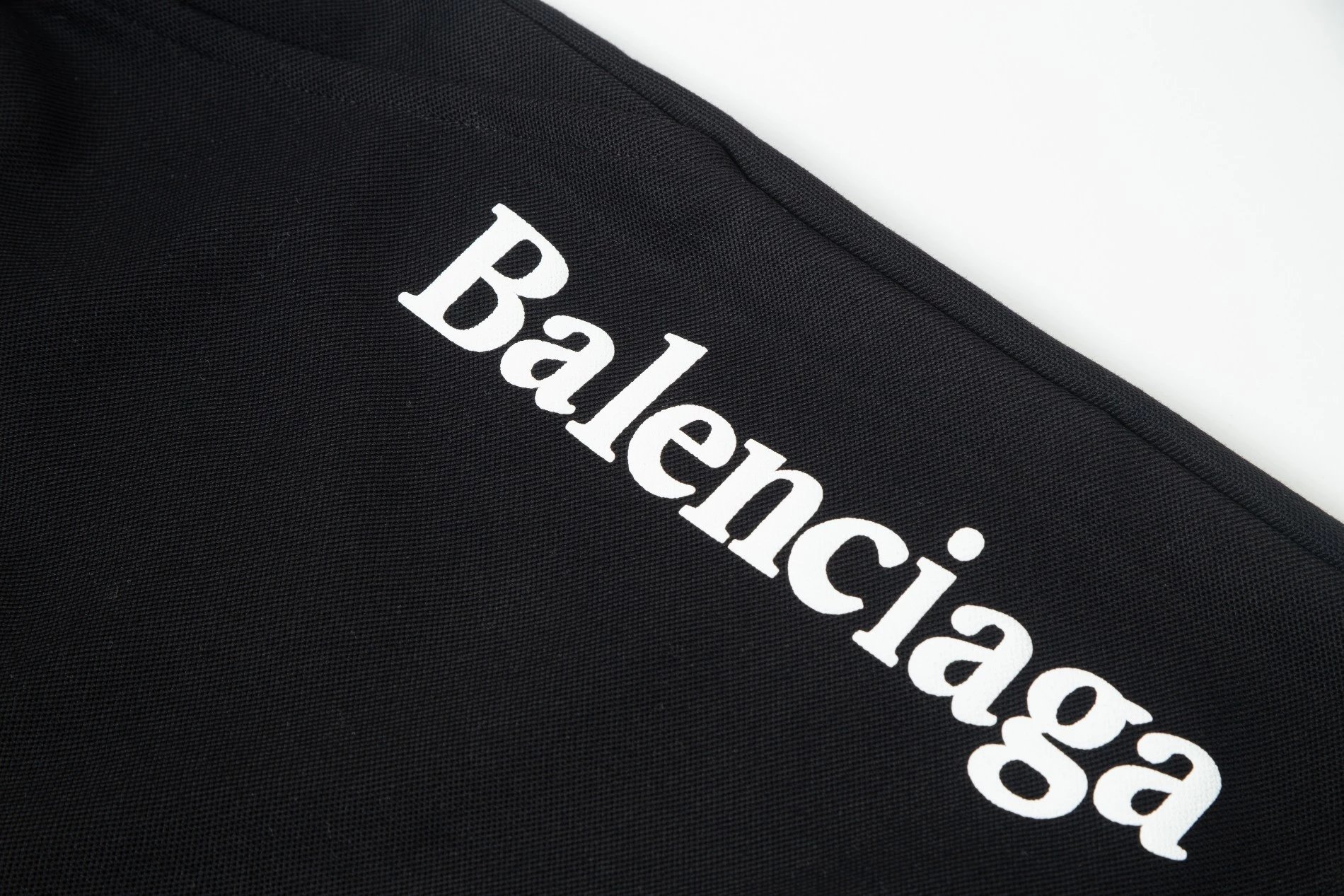 Balenciaga BB Logo Splatter-Print Shorts White - 33