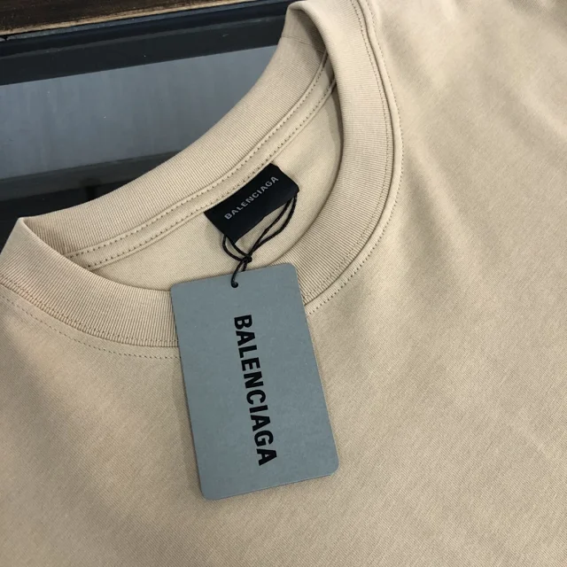 Balenciaga T-Shirts Crewneck T-Shirt with Logo Chest Print product detail image 21