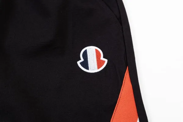 Moncler Logo-Embroidered Zip-Pocket Shorts Black - 15