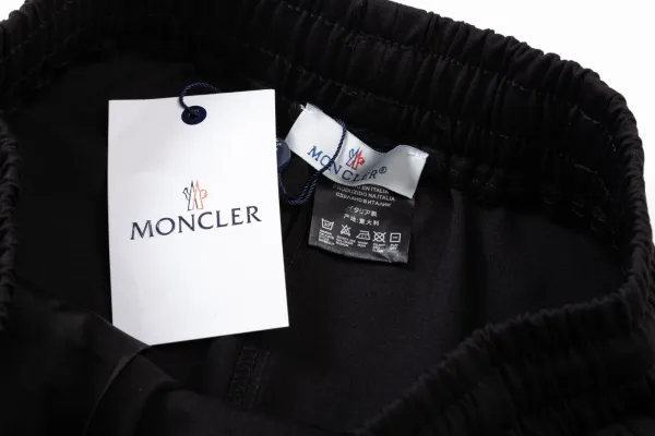 Moncler Logo-Embroidered Zip-Pocket Shorts Black - 17