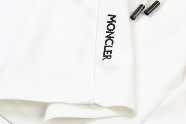 Moncler Logo-Embroidered Zip-Pocket Shorts Black - 43