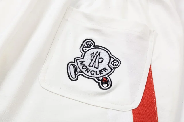 Moncler Shorts Drawstring Logo product detail image 21