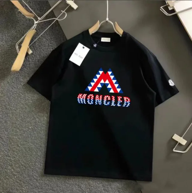 Moncler T-Shirts Short-Sleeve Logo-Print T-Shirt product detail image 5