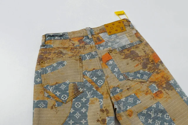 Louis Vuitton Matching Sets Printed Denim Jacket and Jeans Set product detail image 12