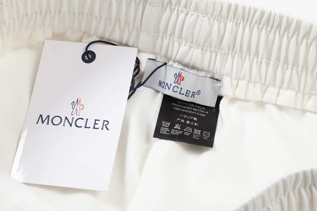 Moncler Shorts Drawstring Logo product detail image 26