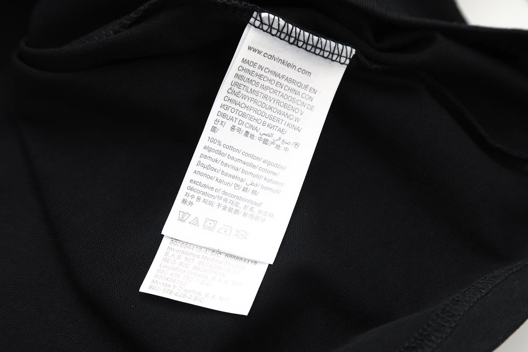 Calvin Klein Jeans Monogram Logo White T-Shirt - 40
