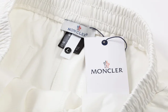 Moncler Shorts Drawstring Logo product detail image 44