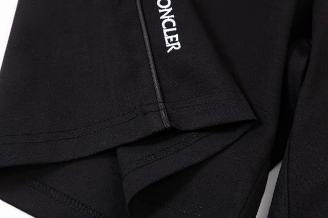 Moncler Shorts Drawstring Logo product detail image 49