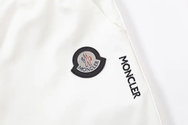 Moncler Logo-Embroidered Zip-Pocket Shorts Black - 41
