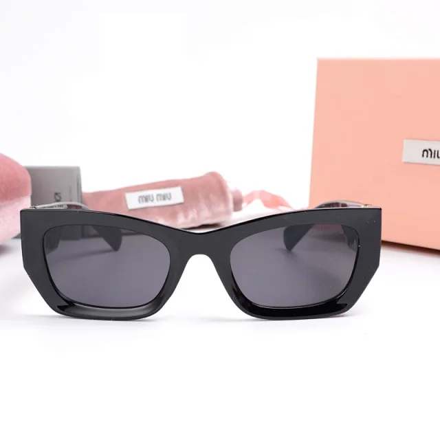 Miu Eyewear 2778 oversized cat-eye sunglasses product detail image 16