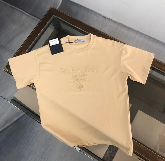 Prada T-Shirts Short-Sleeve Triangle Logo T-Shirt product detail image 19