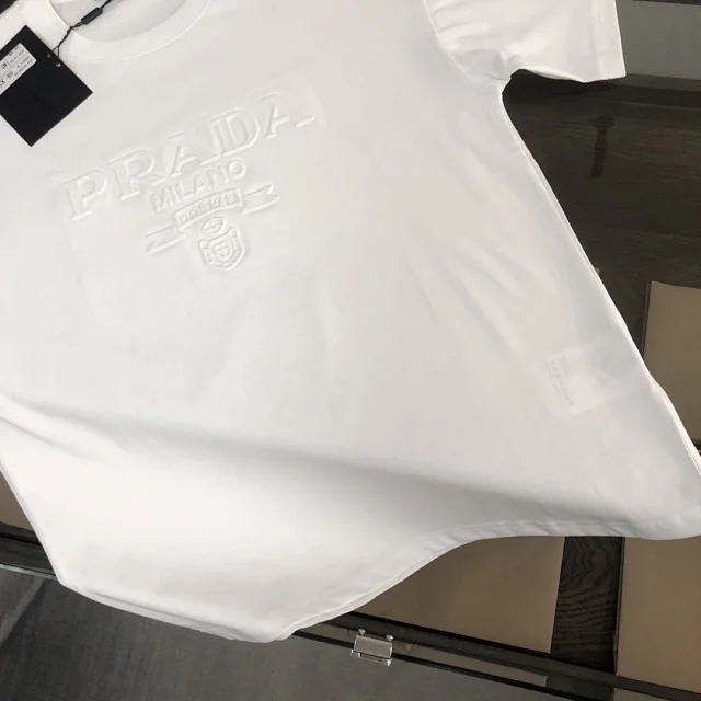 Prada T-Shirts Short-Sleeve Triangle Logo T-Shirt product detail image 16